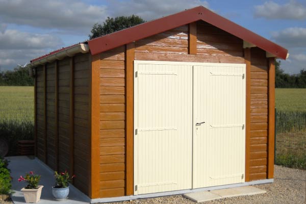 Abri en béton aspect bois